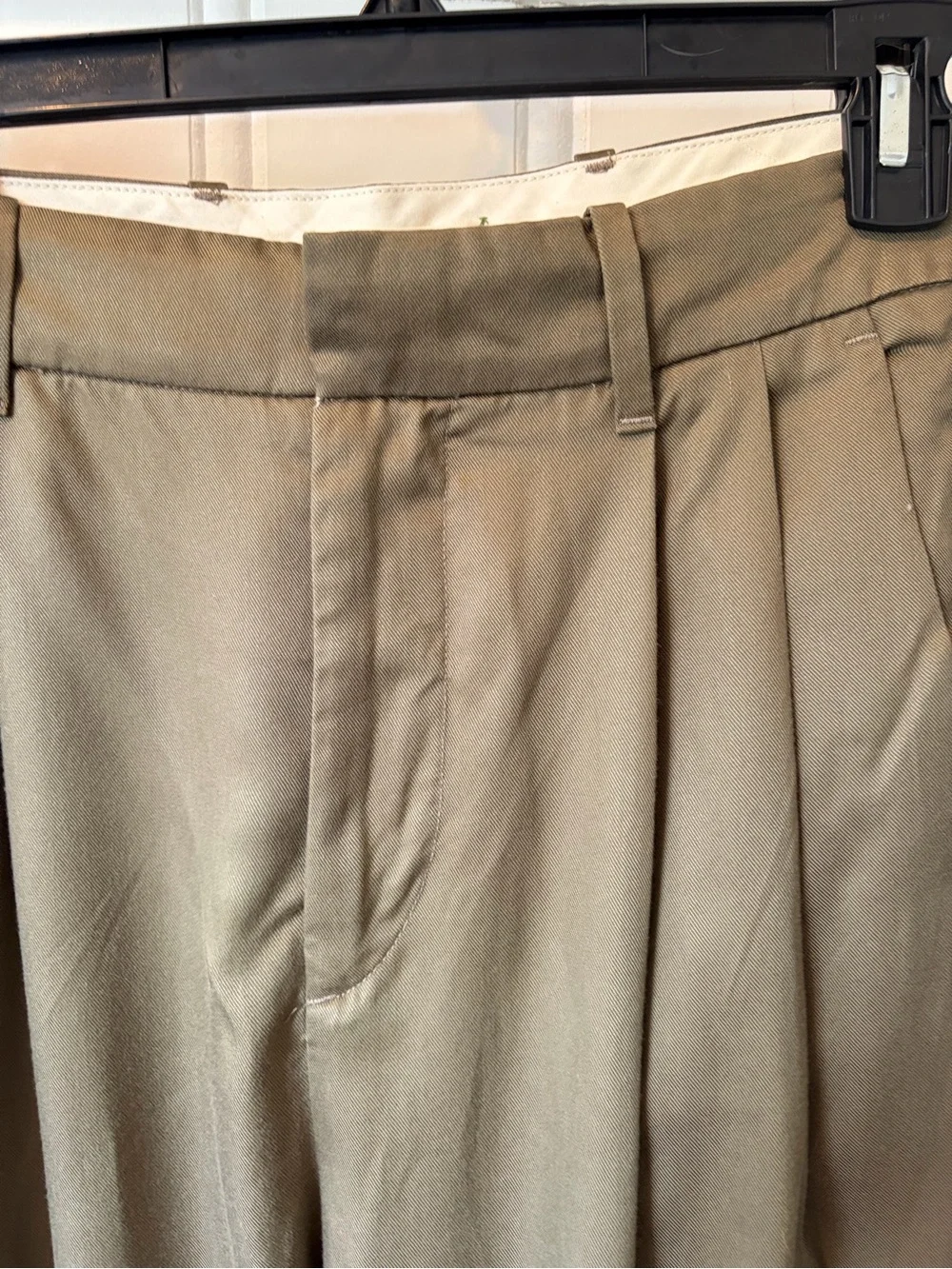 NWT AE77 Premium Pleated Trouser Pant Olive Size 4 Regular - Picture 4 of 16